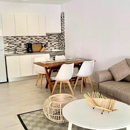 Apartamento Renovado Con Gran Terraza, Wi-fi Rapido, Tv Satelite - Es-347-10