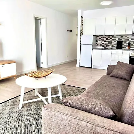 Apartamento Renovado Con Gran Terraza, Wi-fi Rapido, Tv Satelite - Es-347-10